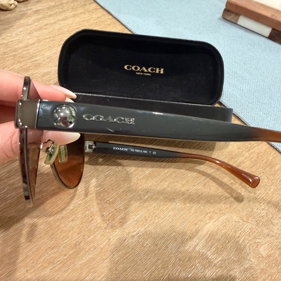 Coach Aviator Sunglasses in Brown with Coach case - Picture 4 of 5
